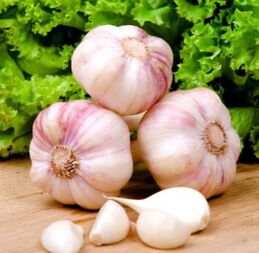 garlic to treat nail fungus